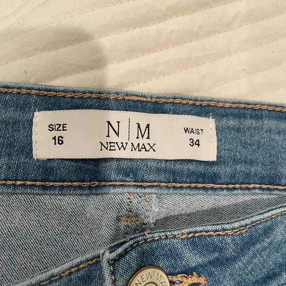 Women's Blue Boot Cut Jeans with Floral Embroidery (size 16) - Picture 2 of 12